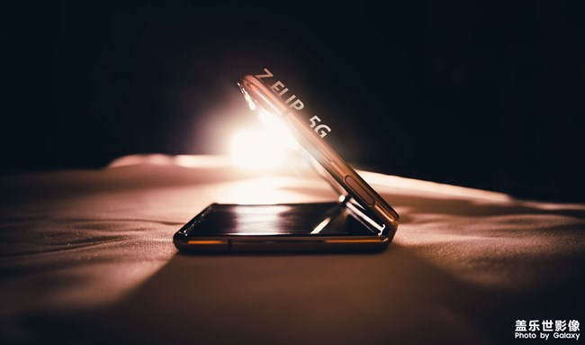 Zflip 5g真的是美爆！