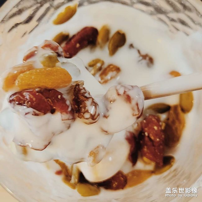 早上的酸奶