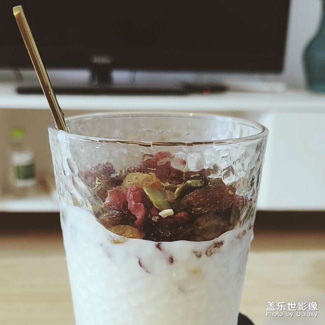 早上的酸奶
