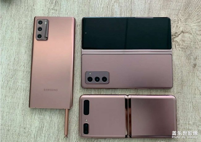 三星旗艦全家福
Fold2  5G