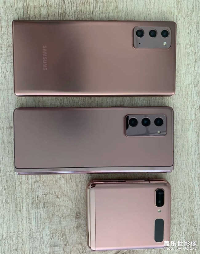 三星旗艦全家福
Fold2  5G