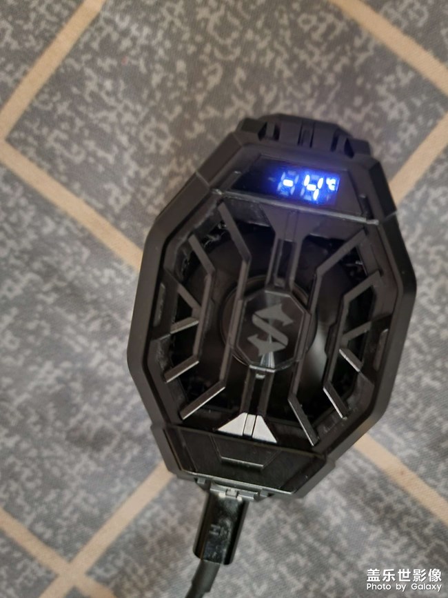 說手機過熱真是無聊