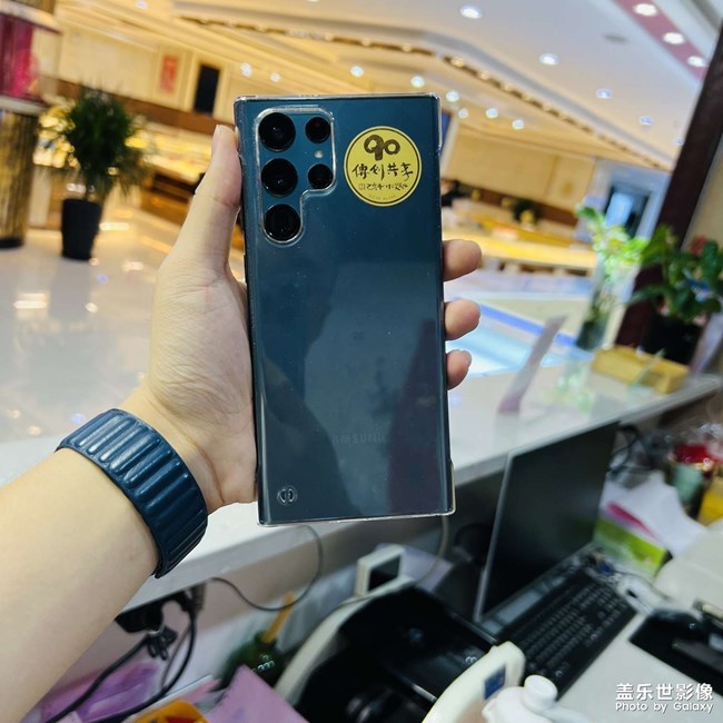 完美手機殼＋黃金小貼片