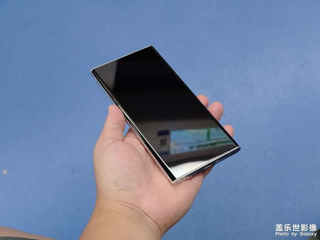 我的三星s22ultra用上了滿屏的原廠膜。。。