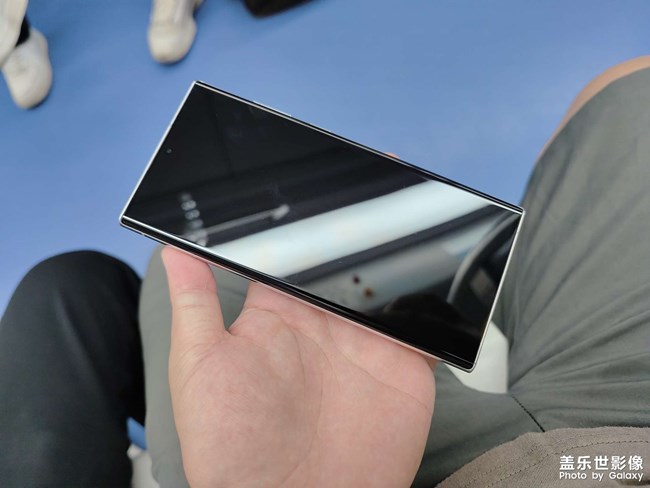 我的三星s22ultra用上了滿屏的原廠膜。。。