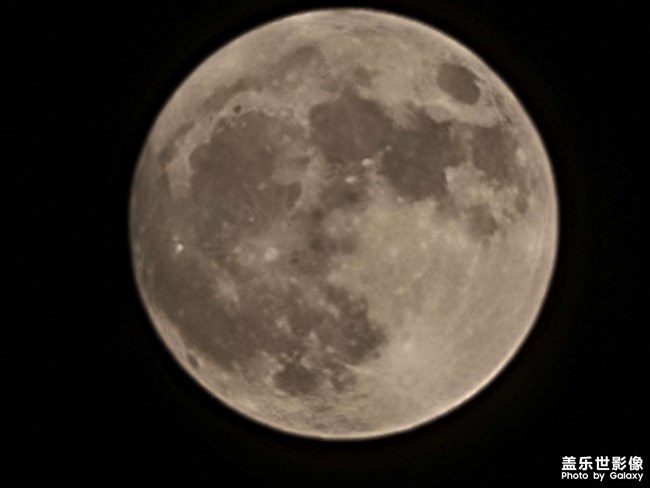 十五的月亮圓又圓