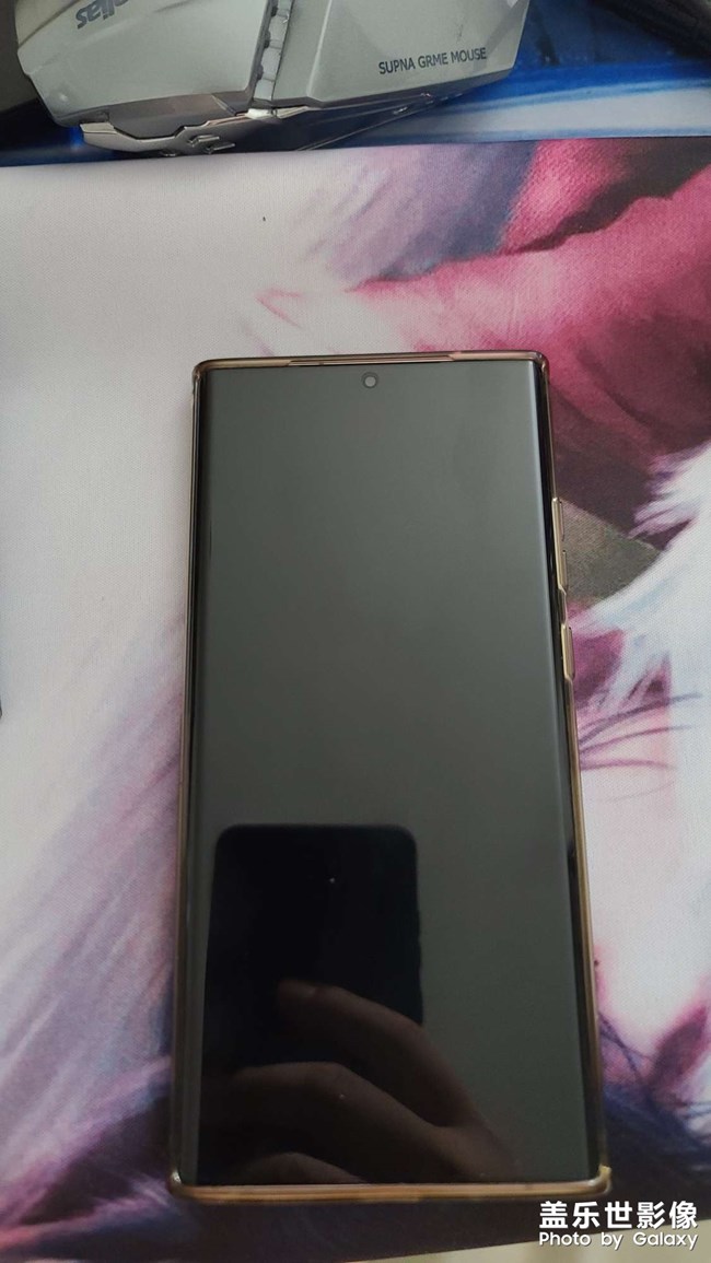 玩游戲忽然就閃屏，然后白屏跳屏直接黑屏，再次打開就綠屏？