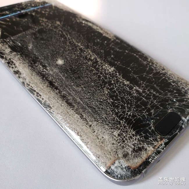 三星的質(zhì)量S7EDGE