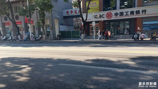 疫情下的路口