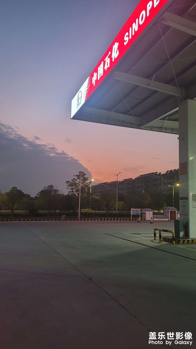 帶月荷鋤歸