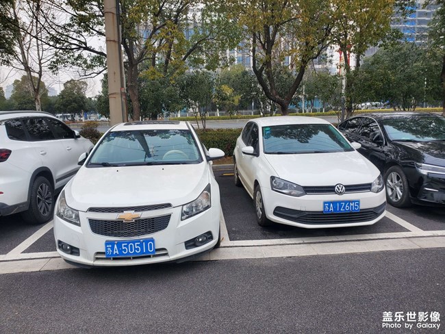 南京市廣場很多，免費的停車場太少！