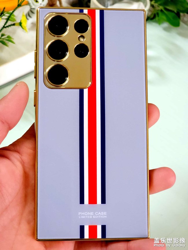 給S23U買了兩套衣服