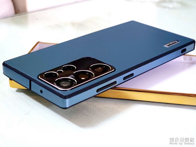 給S23U買了兩套衣服